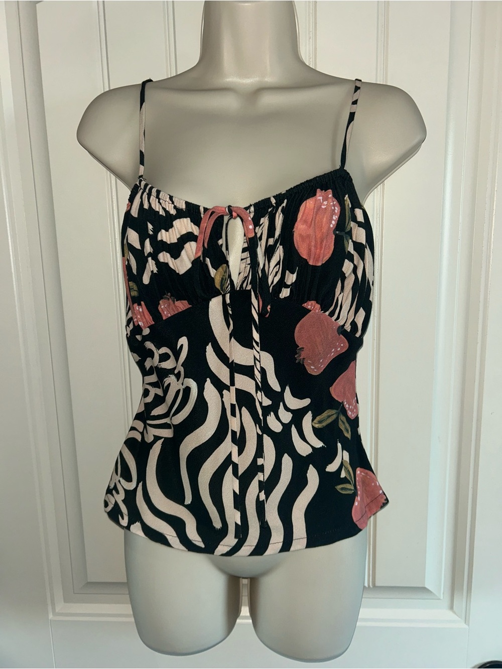 NEW R.G. Kane L.A. Boutique Black Floral Tie-Front Cami Big Apple Sz S